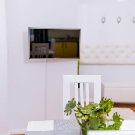 Eunice Apartament Oradea Buitenkant foto