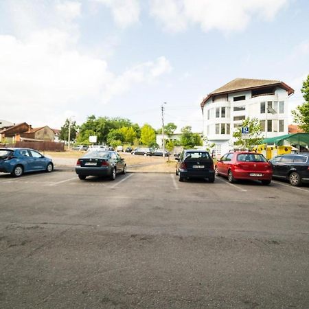 Eunice Apartament Oradea Buitenkant foto