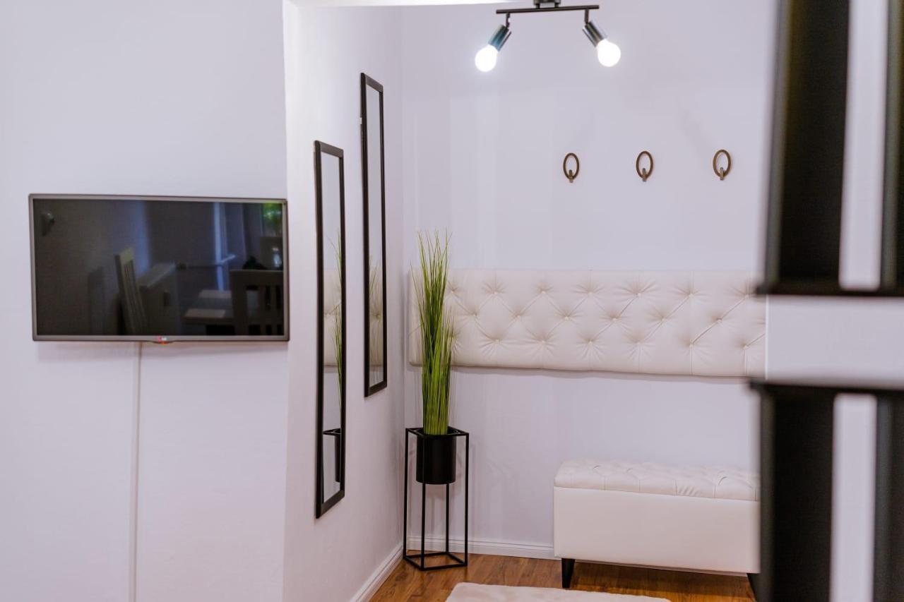 Eunice Apartament Oradea Buitenkant foto