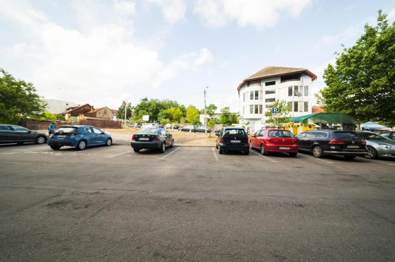 Eunice Apartament Oradea Buitenkant foto